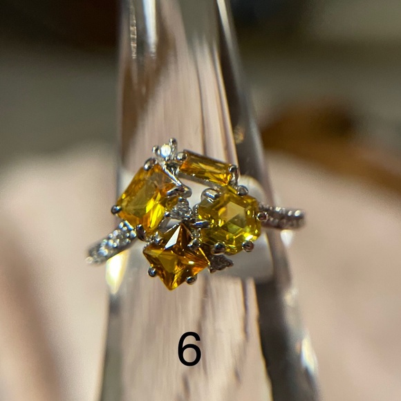 Size 6 Bomb Party Rings - Picture 3 of 4